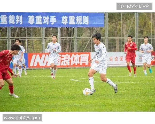 比利时U17对阵捷克U17激战正酣青春足球的激情碰撞与精彩瞬间 比利时U17对阵捷克U17激战正酣青春足球的激情碰撞与精彩瞬间