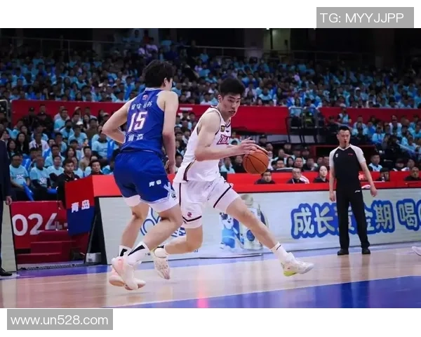 媒体人:毕巴向余嘉豪宣布通牒 若打全运决赛直接解约 媒体人:毕巴向余嘉豪宣布通牒 若打全运决赛直接解约