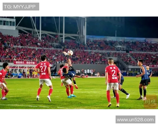 川超凉山队球员飞踹主裁,律师:或面对拘留、罚款和长时间禁赛 川超凉山队球员飞踹主裁,律师:或面对拘留、罚款和长时间禁赛